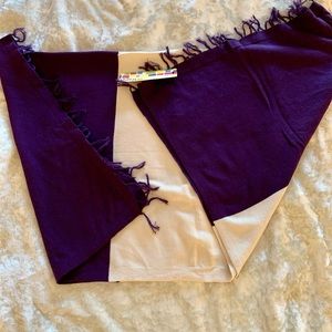 NWT Whitley Kros Deep Purple/Cream Wrap in 💯 Cotton